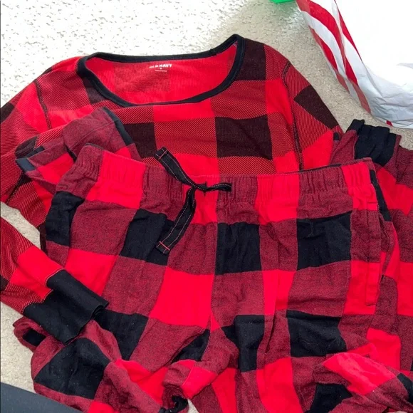 Old Navy Red and Black Buffalo Plaid Pajama Set - Picture 1 of 1